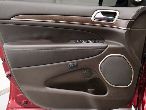 Used 2014 Jeep Grand Cherokee Summit image 13