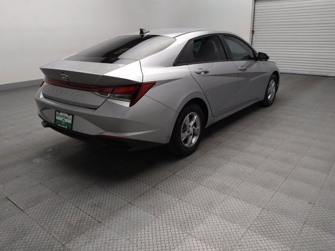Used 2022 Hyundai Elantra SE w/ Cargo Package image 9