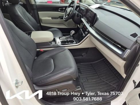 Used 2024 Kia Carnival SX Prestige FWD image 11
