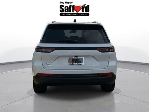 New 2025 Jeep Grand Cherokee Altitude w/ Trailer Tow Package AWD/4WD image 8