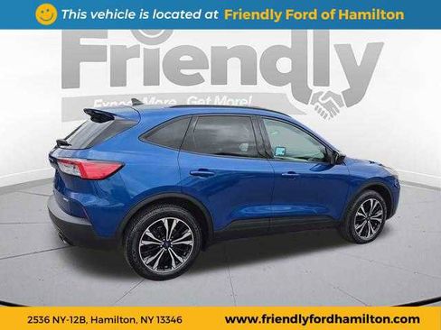 Used 2022 Ford Escape SE w/ SE Sport Appearance Package image 9