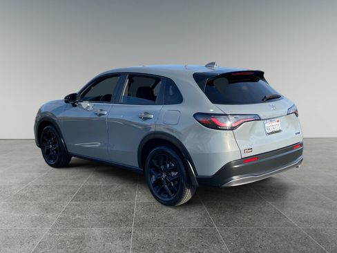 Used 2025 Honda HR-V Sport image 3