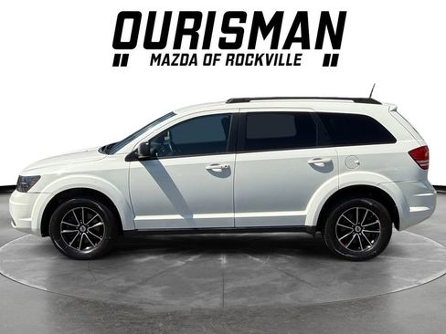 Used 2018 Dodge Journey SE w/ Blacktop Package FWD image 3