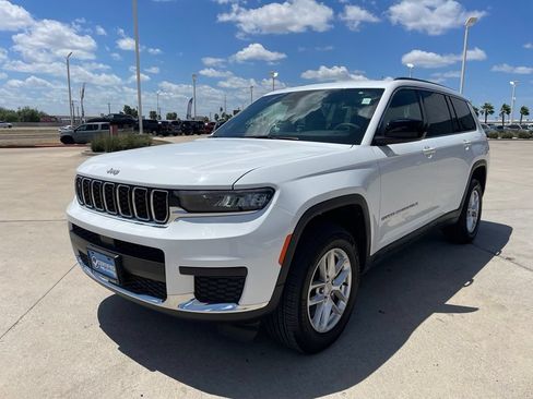 Used 2024 Jeep Grand Cherokee L Laredo RWD image 3