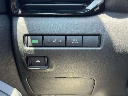 Used 2023 Nissan Sentra SV w/ All-Weather Package FWD image 31