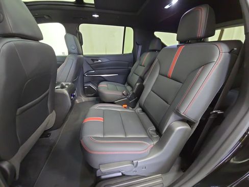 Used 2024 Chevrolet Traverse RS AWD/4WD image 33