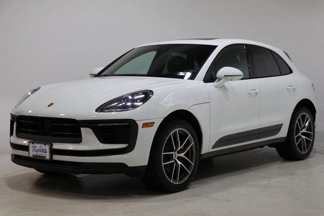 Used 2023 Porsche Macan S AWD/4WD image 3