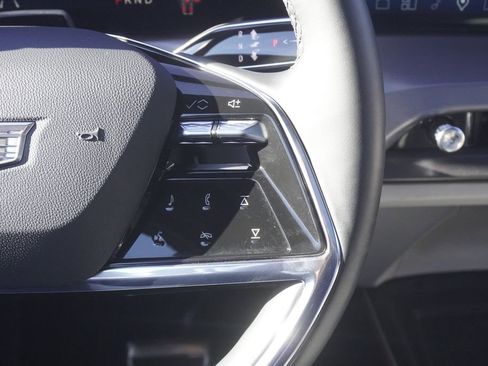 Used 2026 Cadillac Vistiq Luxury image 13