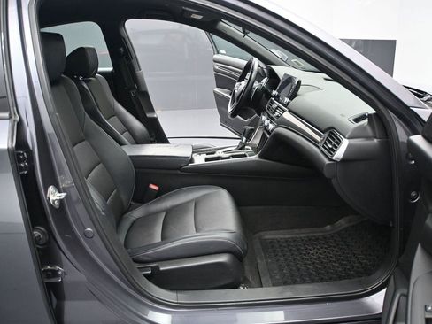 Used 2018 Honda Accord Sport image 17