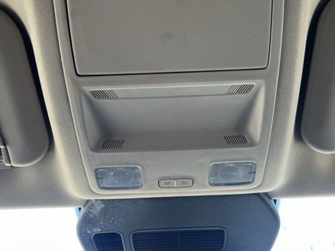 Used 2020 Ford Escape SE image 32