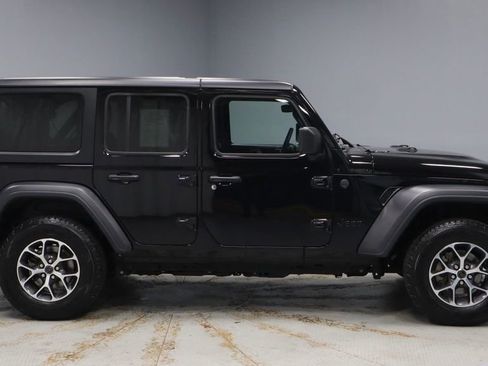 Used 2024 Jeep Wrangler Sport S image 12