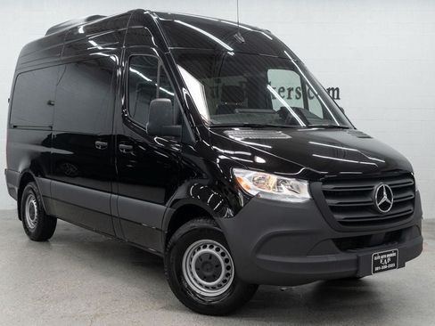 Used 2025 Mercedes-Benz Sprinter 2500 image 41