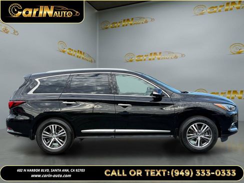 Used 2020 INFINITI QX60 Luxe w/ Essential Package FWD image 4