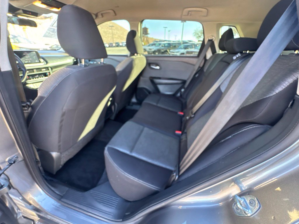Used 2023 Nissan Rogue SV FWD image 13