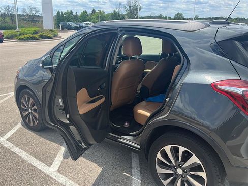 Used 2017 Buick Encore Essence FWD image 12