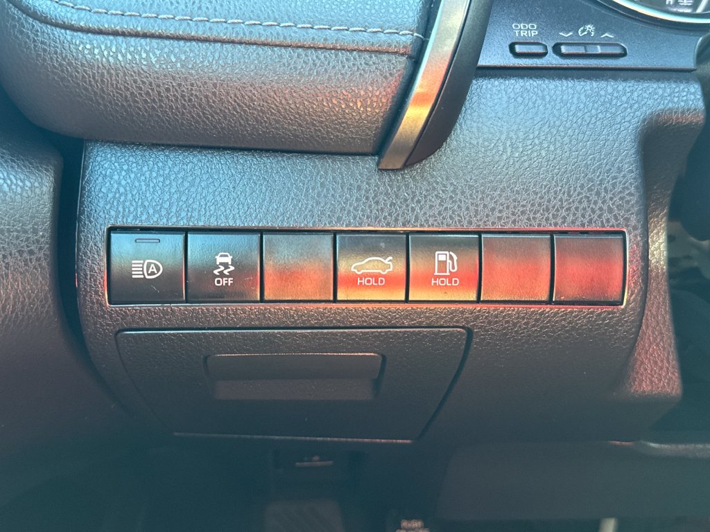 Used 2020 Toyota Camry SE FWD image 29