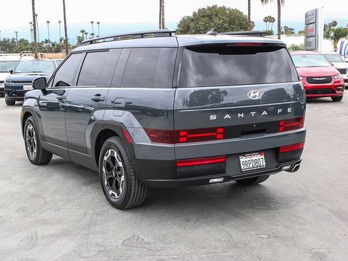Used 2025 Hyundai Santa Fe SEL FWD image 7