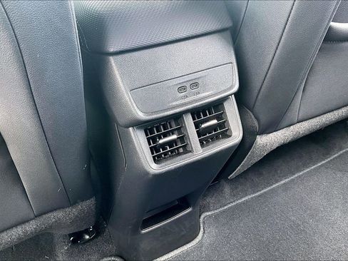 Used 2026 Chevrolet Equinox LT w/ Convenience Package II FWD image 30