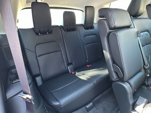 New 2026 Nissan Pathfinder Platinum AWD/4WD image 11