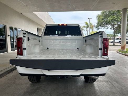 Used 2026 RAM 2500 Laramie AWD/4WD image 38