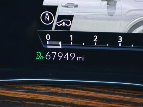 Used 2021 Cadillac Escalade ESV Premium Luxury w/ Driver Assist Tech Package image 40