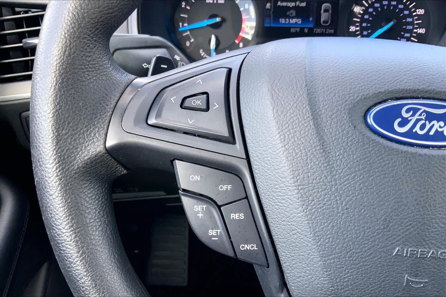 Used 2018 Ford Edge SE FWD image 23