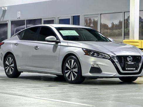 Used 2021 Nissan Altima 2.5 SV FWD image 6