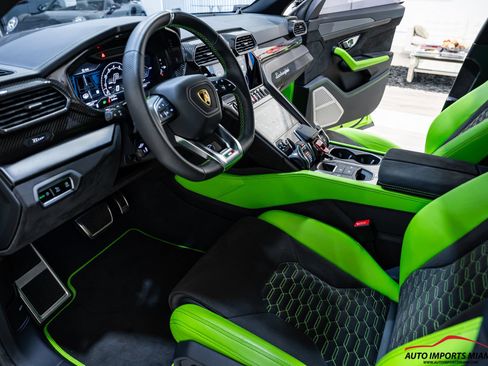 Used 2022 Lamborghini Urus AWD/4WD image 6
