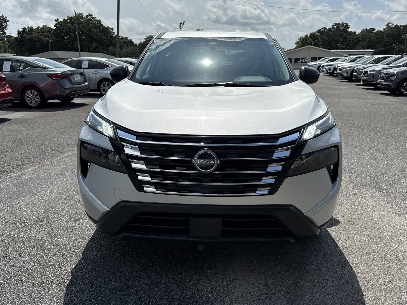 Used 2025 Nissan Rogue S FWD image 8