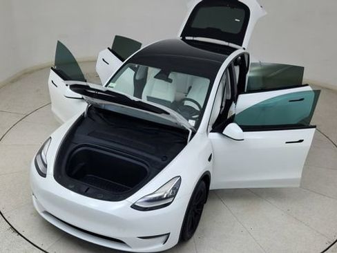 Used 2021 Tesla Model Y Long Range image 85