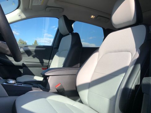 New 2025 Ford Escape SE w/ Class II Trailer Tow Package FWD image 19