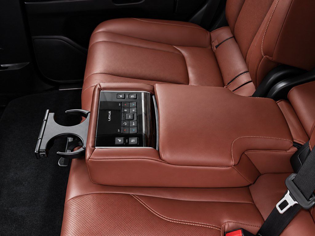 Used 2020 Lexus LX 570 4WD w/ Luxury Package image 38