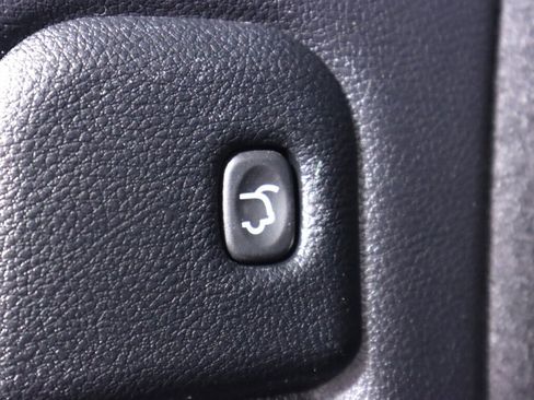 Used 2019 Dodge Durango R/T w/ Technology Group AWD/4WD image 42