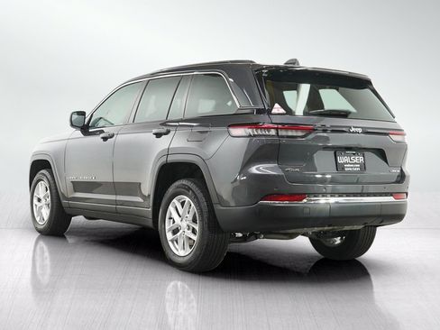 Used 2023 Jeep Grand Cherokee Laredo X AWD/4WD image 3