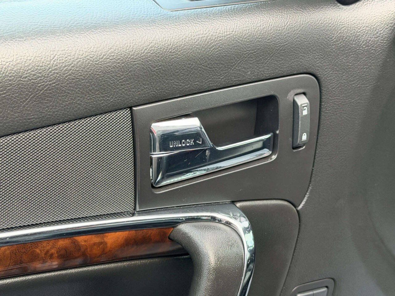 Used 2012 Lincoln MKZ FWD image 14
