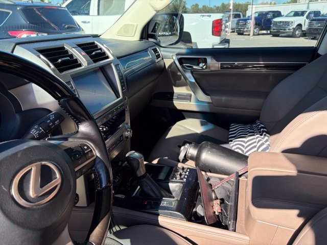 Used 2021 Lexus GX 460 Premium w/ Premium Package AWD/4WD image 29