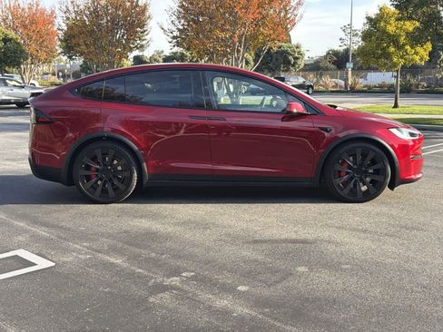 Used 2024 Tesla Model X Plaid image 3