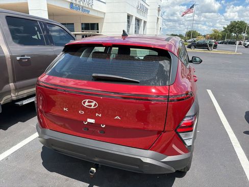 Used 2025 Hyundai Kona SE FWD image 5