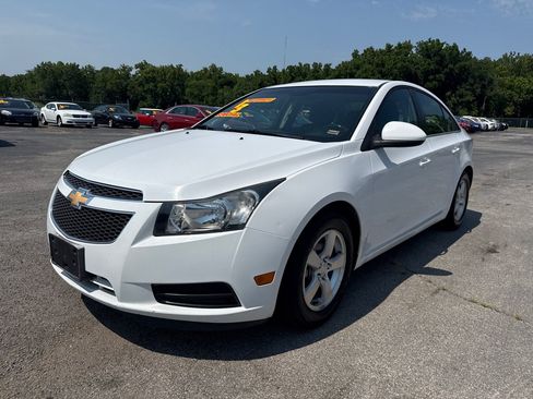 Used 2013 Chevrolet Cruze LT FWD image 2