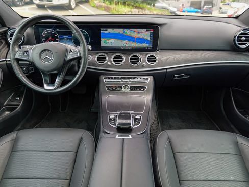 Used 2018 Mercedes-Benz E 400 4MATIC Wagon image 40