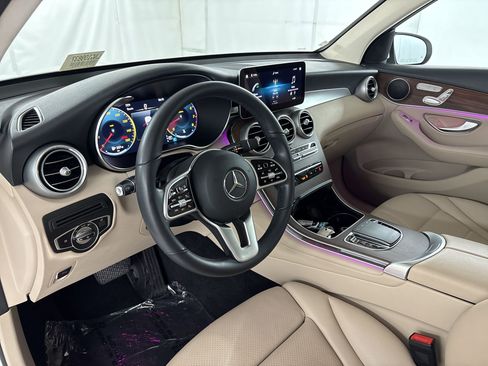 Certified 2022 Mercedes-Benz GLC 300 image 4