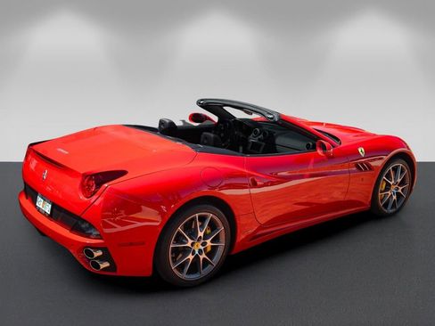 Certified 2013 Ferrari California RWD image 32