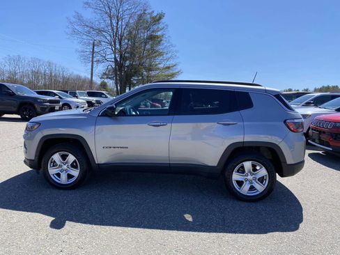 Certified 2022 Jeep Compass Latitude w/ Convenience Group AWD/4WD image 9