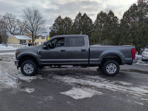 Used 2019 Ford F250 XLT w/ Snow Plow Prep Package image 11