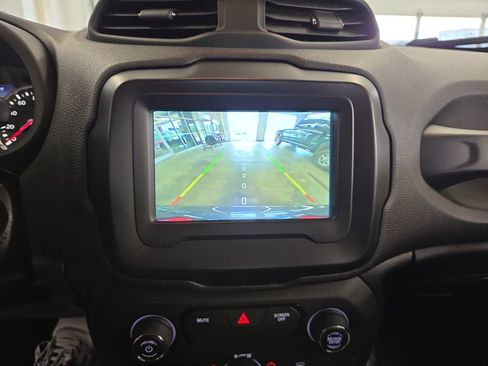 Used 2019 Jeep Renegade Trailhawk AWD/4WD image 24