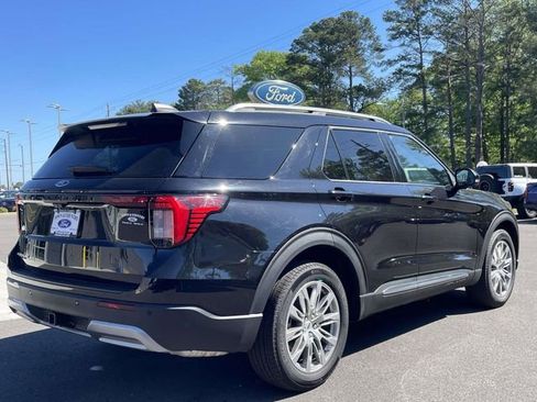 Certified 2025 Ford Explorer Platinum RWD image 28