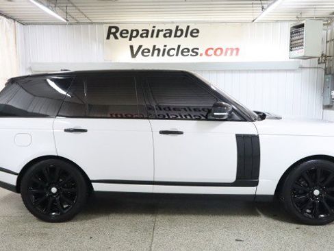 Used 2017 Land Rover Range Rover Supercharged image 4
