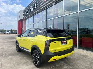 Used 2025 Nissan Kicks SR FWD video 2