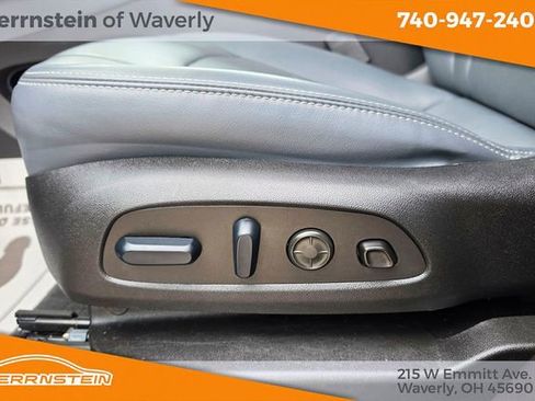 Used 2024 Buick Enclave Premium image 19