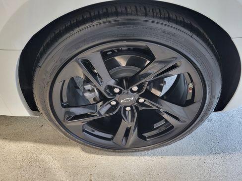 Used 2022 Chevrolet Camaro LT w/ RS Package image 34